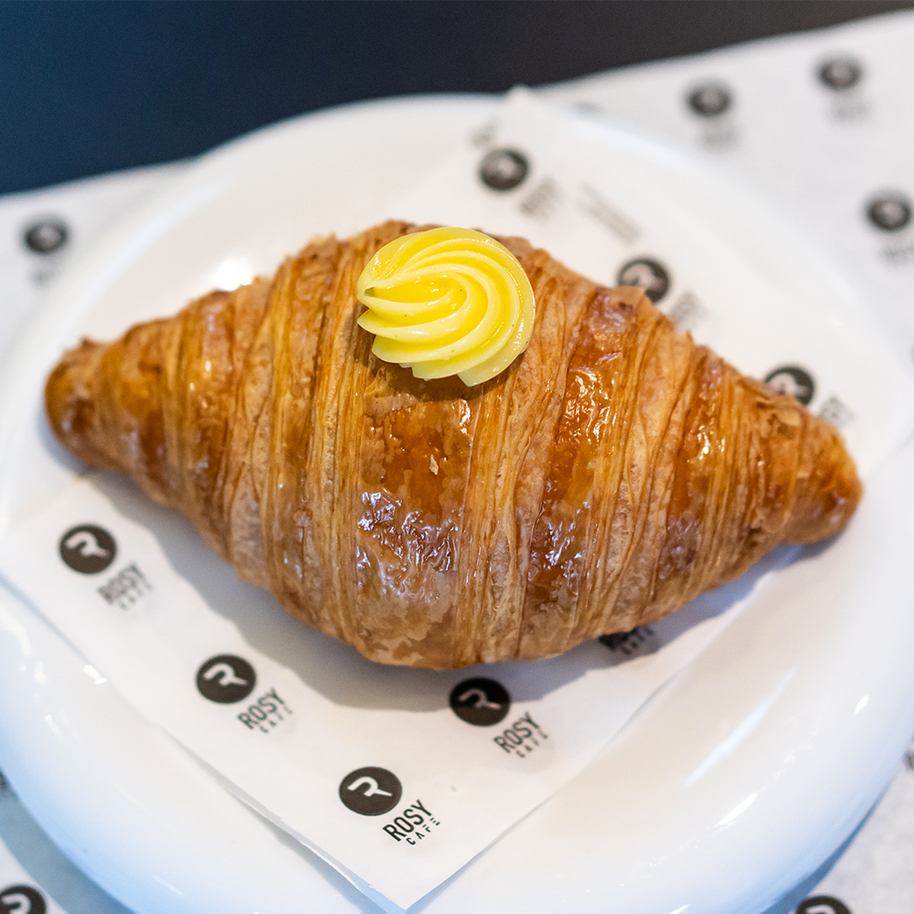 Cornetto artigianale con farcitura mista